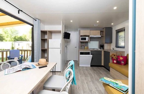 Montpon-Menesterol House | Camping 3 étoiles - Piscine - ccba0ag