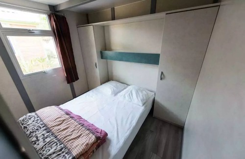 Vic-la-Gardiole Ski Chalet | Camping Flower Altea* - Standard 3-room chalet for 4 people with air conditioning