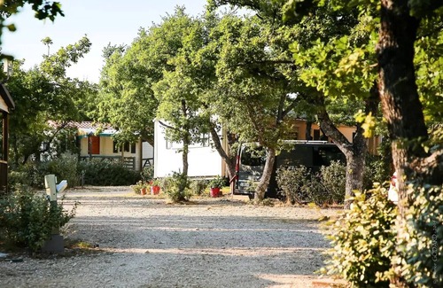 Banon House | Camping Flower l'Epi Bleu* - Mobile Home Standard 3 rooms 4 people with bathroom
