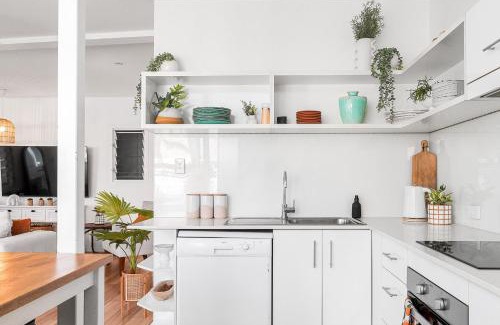Byron Bay House | Cape Cottage - 5 bed charming cottage close to everything
