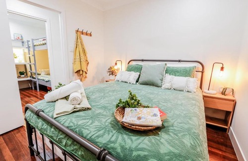 Seventeen Seventy House | Captains Retreat 1770