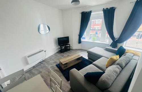 Grangetown Apartment | Cardiff flat 3 mins to city centre sleeps up to 6