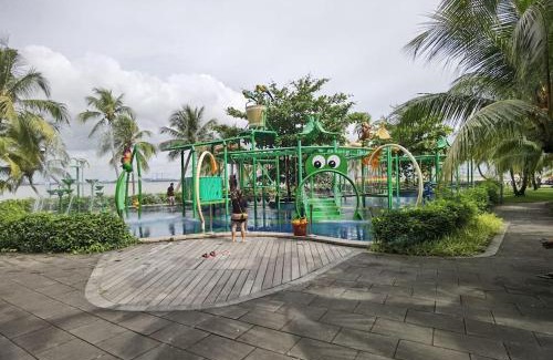 Gelang Patah Apartment | Carnelian Tower Hotel at ForestCity 4121 with WIFI