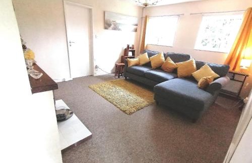 Llanybydder House | Cartref Bach
