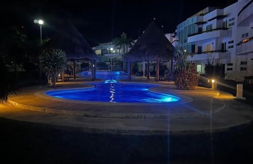 Cancun House | Casa con alberca y jardín en Cancún