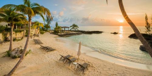 George Town Apartment | Casa Luna 17 - Gated Seaside Village with Shared Pool, Jacquzi, & Beach Cove