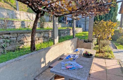 Riazzino Apartment | Casa Nido di Rondine by HolAp SA
