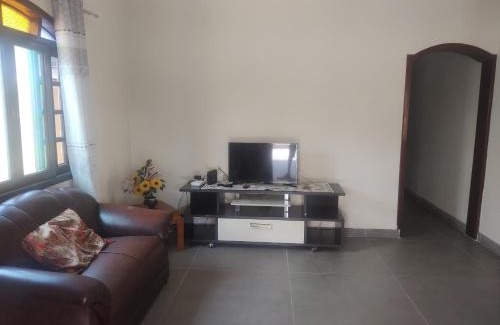 Praia da Enseada House | Casa piscina com ozônio churrasqueira perto da praia