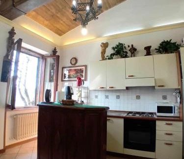 Orvieto House | Casa Serafina trilocale con arredi d'arte e parcheggio privato