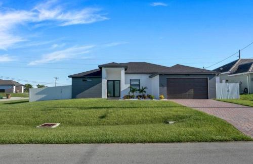 Mariner House | Casa Sevilla, heated pool, sleeps 9, 4B3B