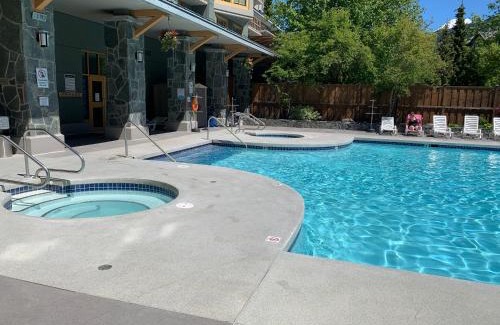 Village North Hotel | Cascade Lodge suite WIFI cable TV 2 hot tubs pool gym sauna bike & ski room