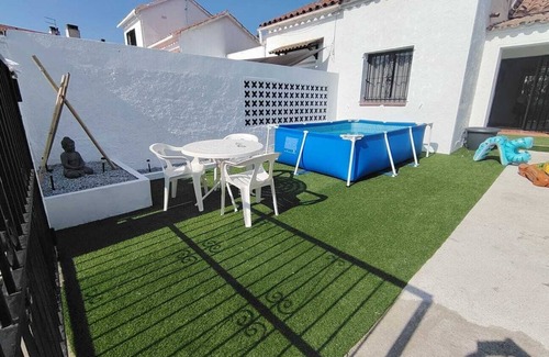 Roses Town Center Ski Chalet | Casita moderna vacacional en roses