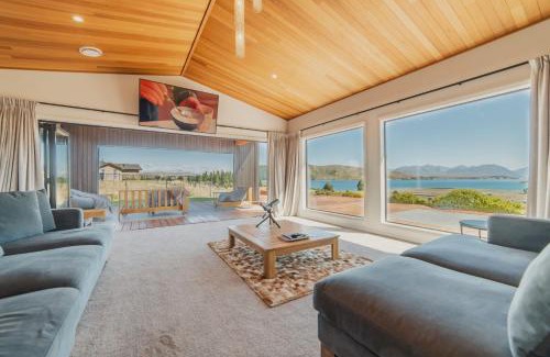 Lake Tekapo House | Cedar Sky - 3BR Near Lake Tekapo and Mt John