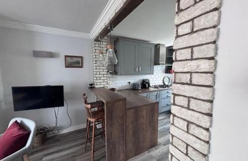 Broadstone Apartment | Central, comfortable and spacious 4 bed duplex