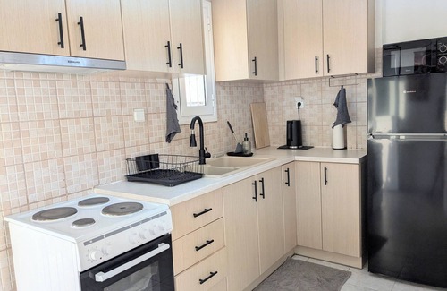 Kolokinthou Apartment | Central Penthouse | Starlink 300 Mbps | Views | Fully Equipped for Long Stays