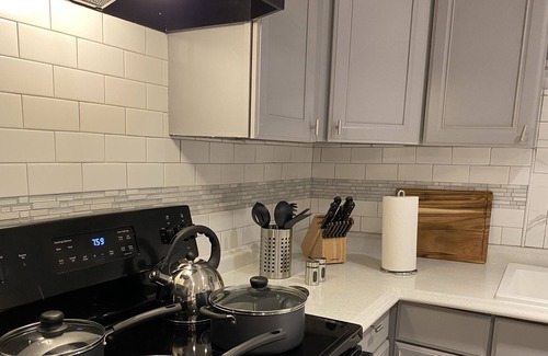 Governmental Mall House | Central Phoenix Oasis for Business Travelers - 1BR/1BA with Private Laundry