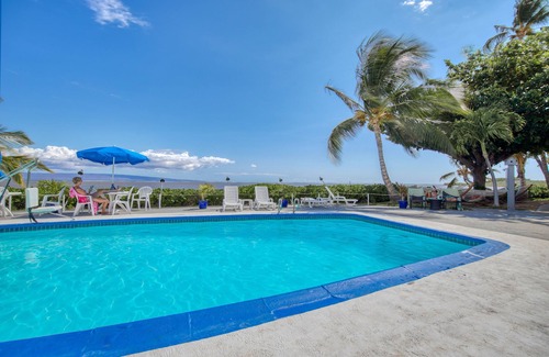 Kaunakakai Apartment | Centrally-Located Studio w/Free WiFi, Shared Pool, Grills, & Kitchenette
