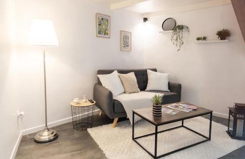 Valence Apartment | Centre Historique - Terrasse - Fraîcheur Naturelle