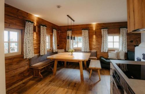 Schonbach Ski Chalet | Chalet Salzach near Ski Lift & Spa