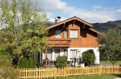 Schuttdorf Ski Chalet | Chalet Badia by we rent
