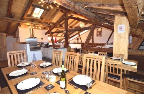 Peisey-Nancroix House | Chalet Bronziers - authentic alpine experience (16p, sauna)