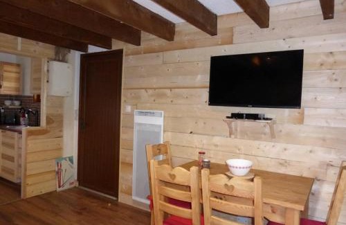 Barcelonnette Ski Chalet | Chalet confortable 45 m², 5 couchages avec jardin à Barcelonnette - FR-1-804-54