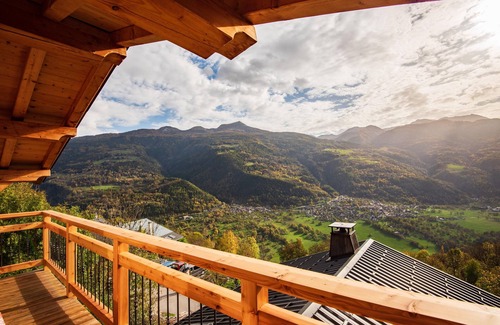 La Plagne-Tarentaise Ski Chalet | Chalet de Standing facing the mountains