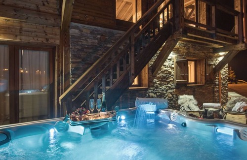 Les Almes Ski Chalet | Chalet Opale- 5 bedroom Luxury Chalet, prime location in Tignes Le Lac