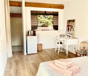 Gemenos Bed & Breakfast | Chambre d'hôtes avec piscine au calme Gémenos