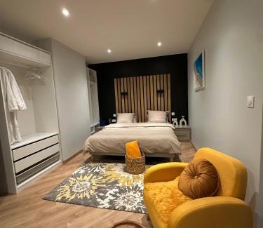 Domagne House | Chambre privée avec salle de bain