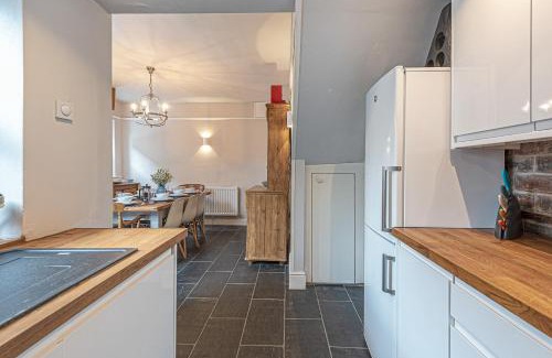 Dolgellau House | Character Townhouse in Town Centre & Superb Views