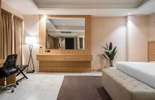 Lekki Phase 1 Hotel | Charles Fancy