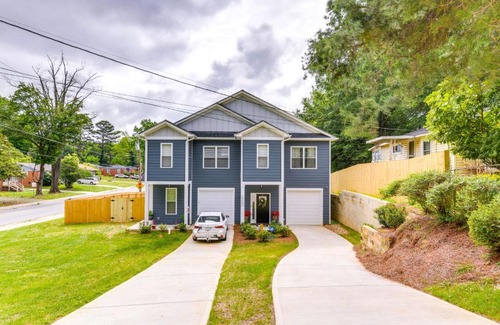 Lincoln Heights House | Charlotte Getaway with Yard - 3 Mi to Uptown!