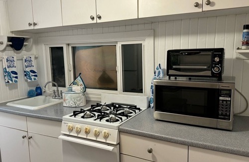 La Playa Cottage | Charming 1-bedroom Surf Cottage in beautiful San Diego La Playa with WiFi
