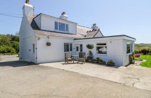 Rhoscolyn House | Charming 2 Bed House near Rhoscolyn DISCOUNTS FOR
