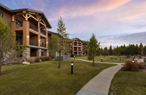West Yellowstone Condo | Charming 2-bedroom condo with WiFi, fitness room in amazing West Yellowstone