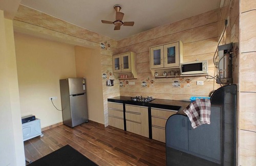 Varca Apartment | Charming 2-bedroom apartment 5 mins from Beach with WiFi, AC in wonderful Varca