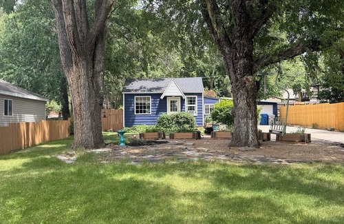 South Ogden House | Charming 2bdrm set back from the road, offering your own private city retreat.
