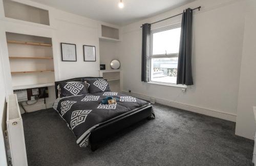 Bromley Common and Keston House | Charming 3 Bed House with Garden