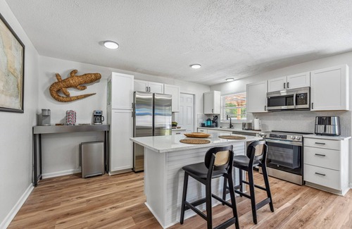 Crystal River House | Charming 3Bed House in Crystal River, 5 min to Boat ramp Sleeps 8