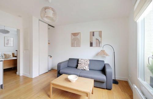 Suresnes Apartment | Charming apartment - 1BR-4P- Suresnes