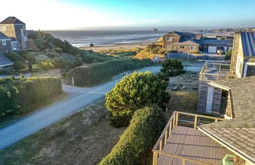 Bandon House | CHARMING Beach House – Stunning Views of the Sea & SO PEACEFUL!