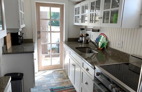Dewey Beach Cottage | Charming Beach Cottage 'Suits Me' – Steps to Boardwalk & Cozy Living Spaces!