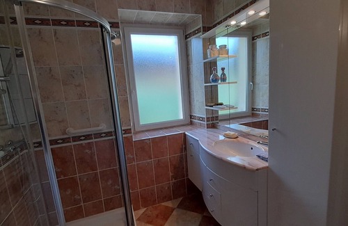 Thorigne-sur-Due Cottage | Charming cottage with garden, WiFi, pets welcome