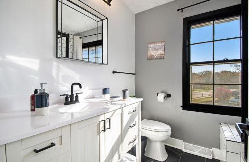 West Omaha House | Charming Elegance Getaway