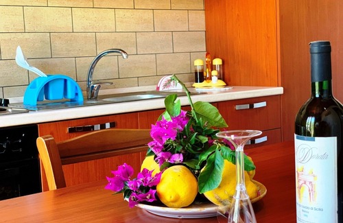 Noto House | Charming house with swimming pool surrounded by nature between olive and pomegranate trees