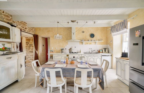Penmarch Ski Chalet | Charming house with terrace and garden