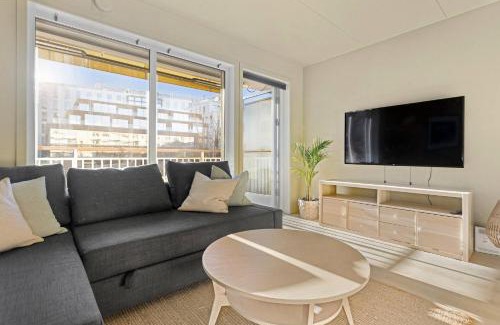 Gronland Apartment | Charming Oslo Apartment with Balcony Rooftop Access