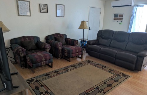 Pendleton House | Charming,Quiet,spacious 3-bedroom duplex minutes to all the Events in Pendleton