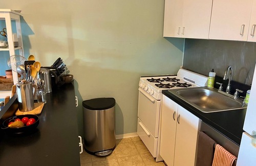Brooklyn Heights Apartment | Charming, sunny 2 BR near the Heights Promenade